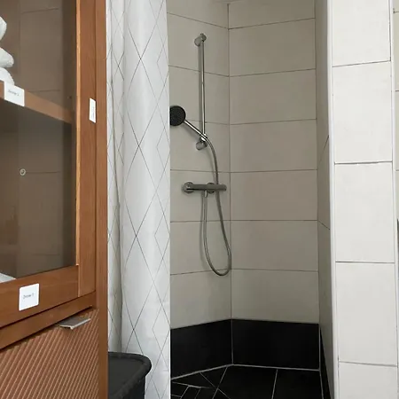Geraeumiges Komfort-schlafzimmer Im Zentrum Von Quarto em Acomodações Particulares