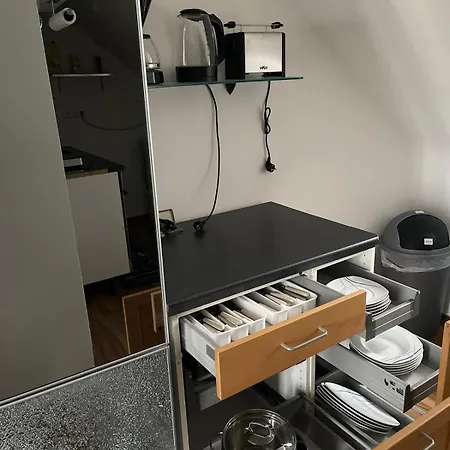 Geraeumiges Komfort-schlafzimmer Im Zentrum Von 民宿 卡塞尔