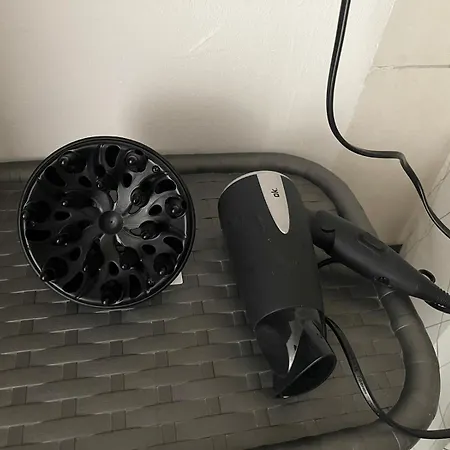 Geraeumiges Komfort-schlafzimmer Im Zentrum Von * 卡塞尔