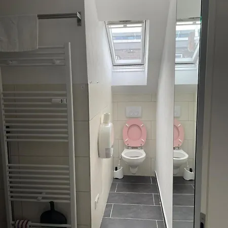 Geraeumiges Komfort-schlafzimmer Im Zentrum Von Quarto em Acomodações Particulares