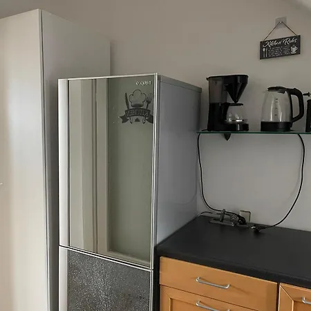 Geraeumiges Komfort-schlafzimmer Im Zentrum Von Kassel