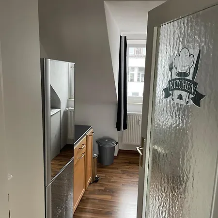 Geraeumiges Komfort-schlafzimmer Im Zentrum Von Quarto em Acomodações Particulares