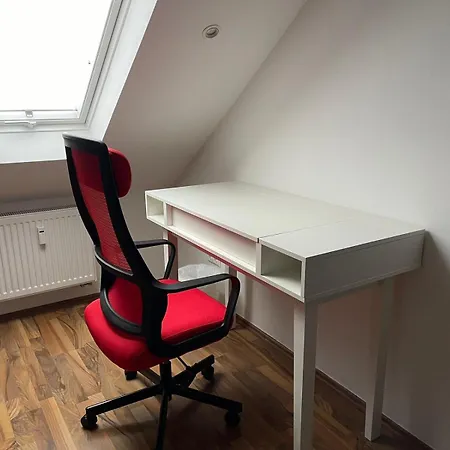 Quarto em Acomodações Particulares Geraeumiges Komfort-schlafzimmer Im Zentrum Von *