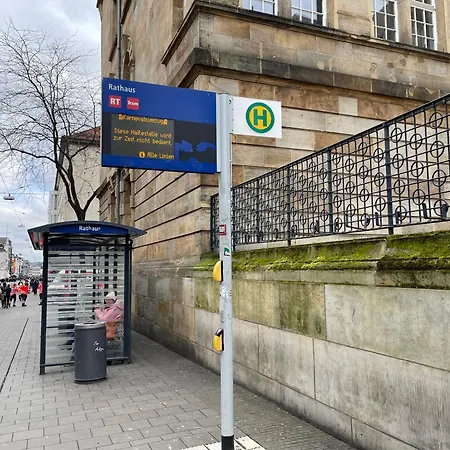 Geraeumiges Komfort-schlafzimmer Im Zentrum Von