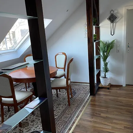 Geraeumiges Komfort-schlafzimmer Im Zentrum Von 民宿 卡塞尔