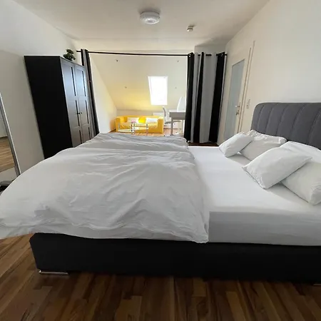 Geraeumiges Komfort-schlafzimmer Im Zentrum Von 卡塞尔