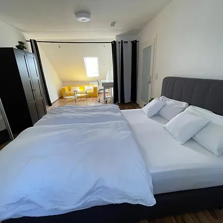 Geraeumiges Komfort-schlafzimmer Im Zentrum Von * Кассель