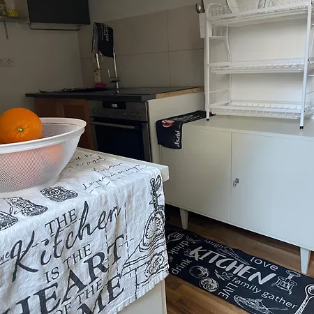 Quarto em Acomodações Particulares Geraeumiges Komfort-schlafzimmer Im Zentrum Von