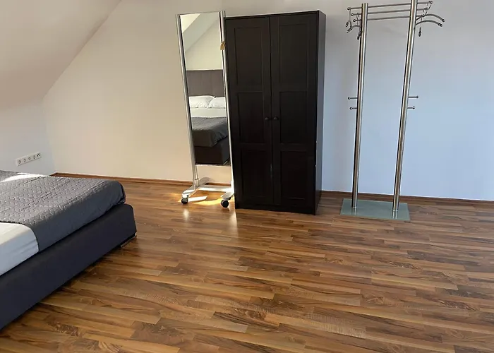 Geraeumiges Komfort-schlafzimmer Im Zentrum Von Homestay szállás Kassel