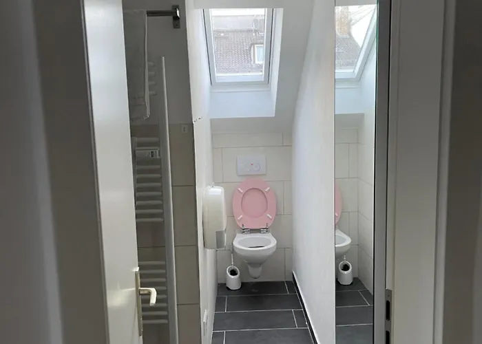 Geraeumiges Komfort-schlafzimmer Im Zentrum Von Homestay szállás