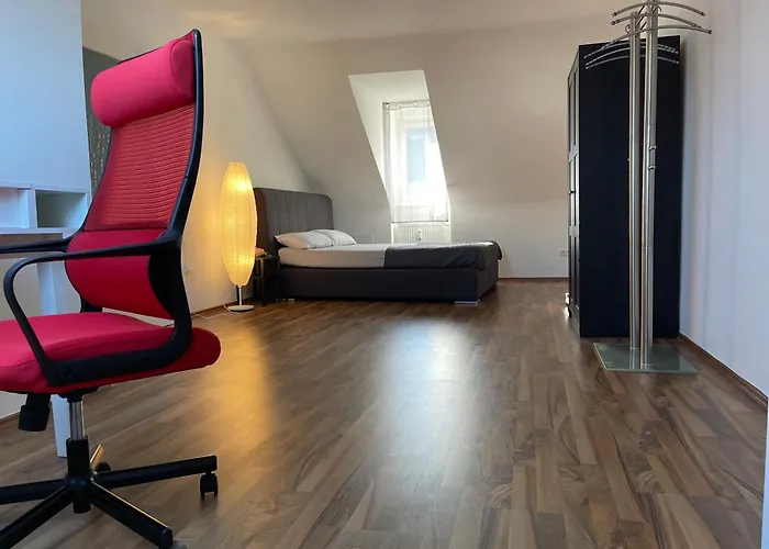 Homestay szállás Geraeumiges Komfort-schlafzimmer Im Zentrum Von *