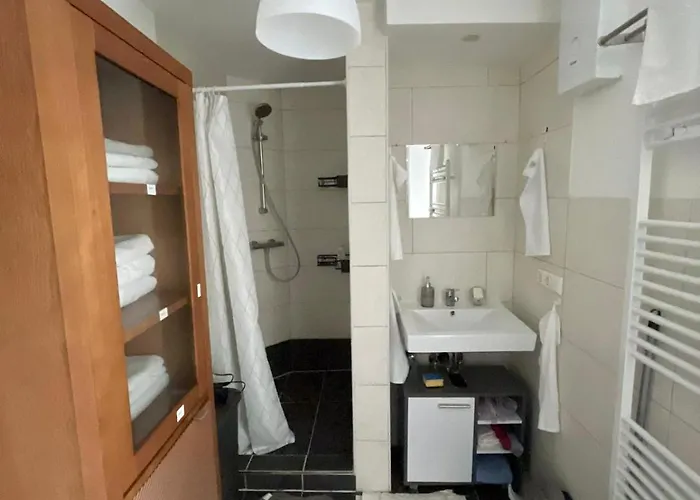 Geraeumiges Komfort-schlafzimmer Im Zentrum Von