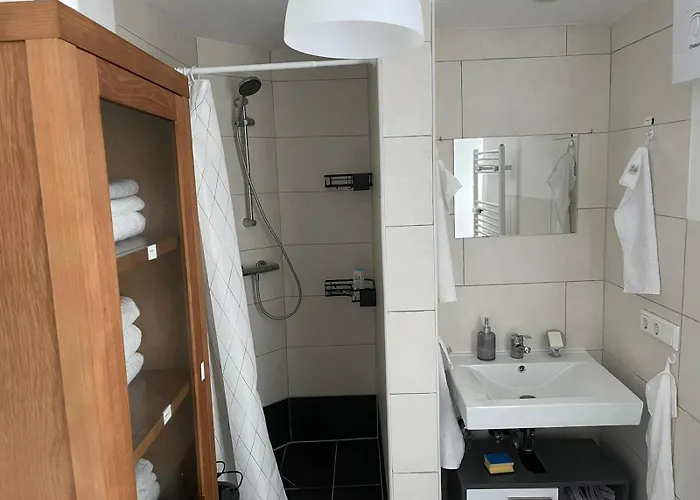 Homestay szállás Geraeumiges Komfort-schlafzimmer Im Zentrum Von