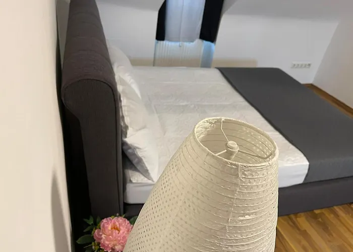 Geraeumiges Komfort-schlafzimmer Im Zentrum Von