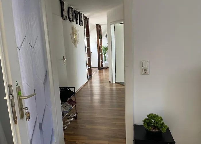 Geraeumiges Komfort-schlafzimmer Im Zentrum Von Homestay szállás